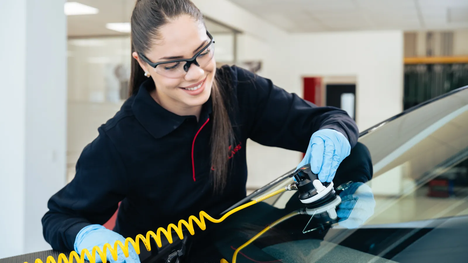Your Automotive 
Glass Specialist